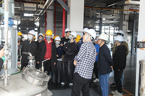 School and Enterprise Jointly Cultivate New Seedling